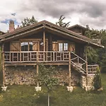 Sfendamos Wood Village Hotel