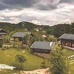 Sfendamos Wood Village Hotel 3*
