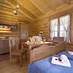 Hotel Sfendamos Wood Village 3*