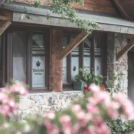 Sfendamos Wood Village 호텔 3*