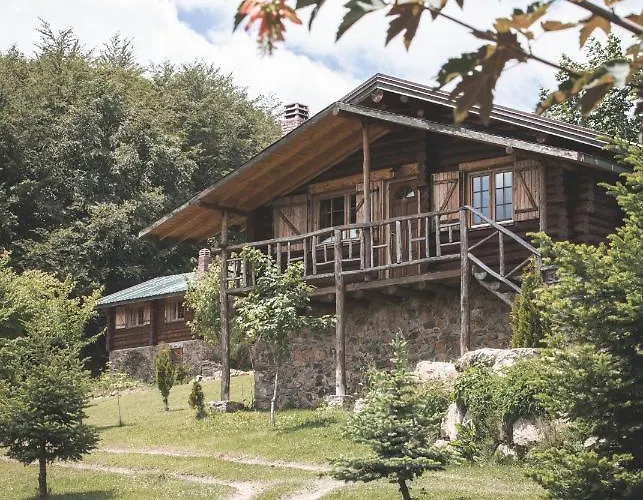 Sfendamos Wood Village