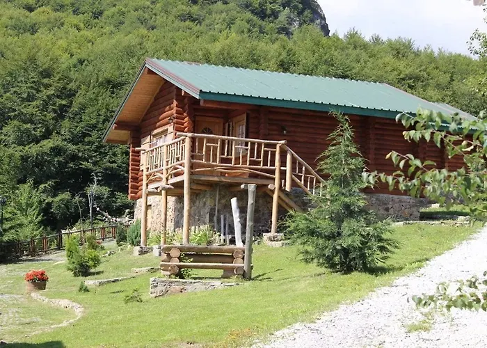 Sfendamos Wood Village Ξενοδοχείο 3*